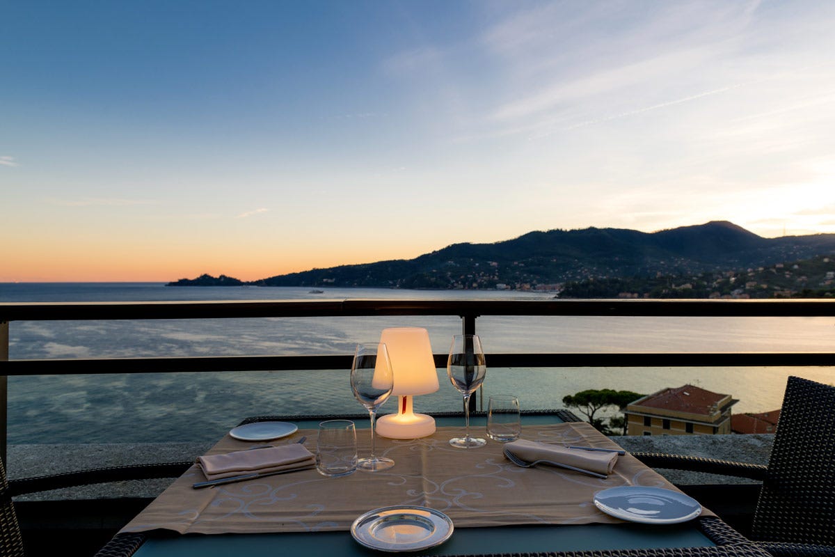 Un'immagine del ristorante del Grand Hotel Bristol a Rapallo R Collection Hotels accoglienza elegante e raffinata