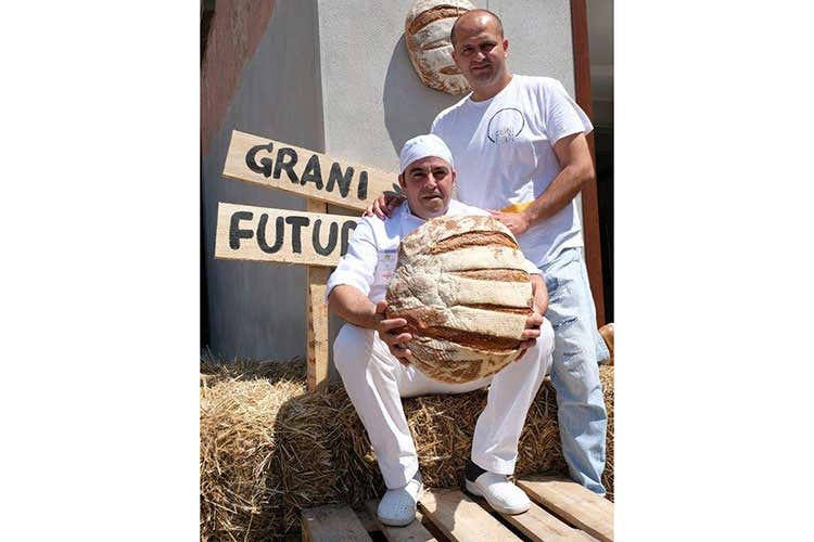 Grani futuri, in 15mila alla 1ª edizione Prende vita il Manifesto futurista del pane Grani futuri, in 15mila alla 1ª edizione Prende vita il Manifesto futurista del pane