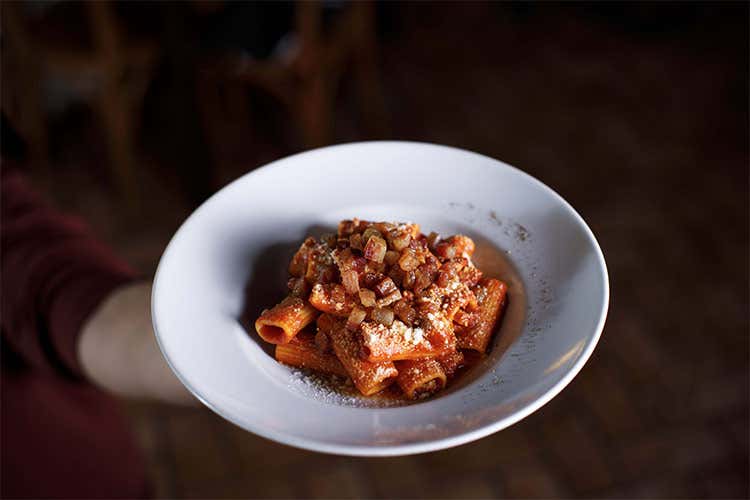 L'Amatriciana - Grappolo d'Oro a Campo de' Fiori Piatti della Roma di un tempo