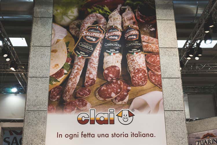 (Gruppo Clai, salumi e carni solo italiane Qualita, tradizione e formazione al centro) (Gruppo Clai, salumi e carni solo italiane Qualita, tradizione e formazione al centro)