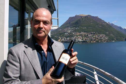 Guido Brivio con Touché e sfondo del monte Brè Guido Brivio con Touché e sfondo del monte Brè