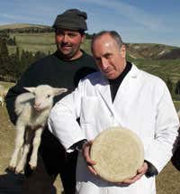 a destra, Guido Pinzani