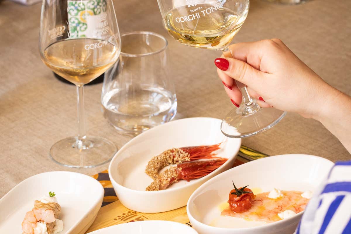 Tenuta Gorghi Tondi sviluppa  il settore dell’ospitalità con un nuovo percorso di degustazione dedicato all’incontro tra vino e gamberi rossi di Mazara