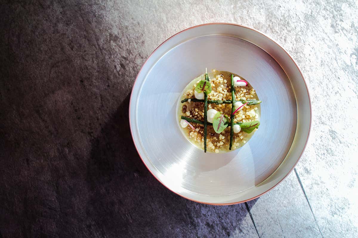 Hannes Stuffer dell’Hotel Hohenwart suggerisce il Chayote&cavolo rapa meets miglio Belvita Leading Wellnesshotels, in Alto Adige food experience e giovani cuochi Hannes Stuffer dell’Hotel Hohenwart suggerisce il Chayote&cavolo rapa meets miglio Belvita Leading Wellnesshotels, in Alto Adige food experience e giovani cuochi