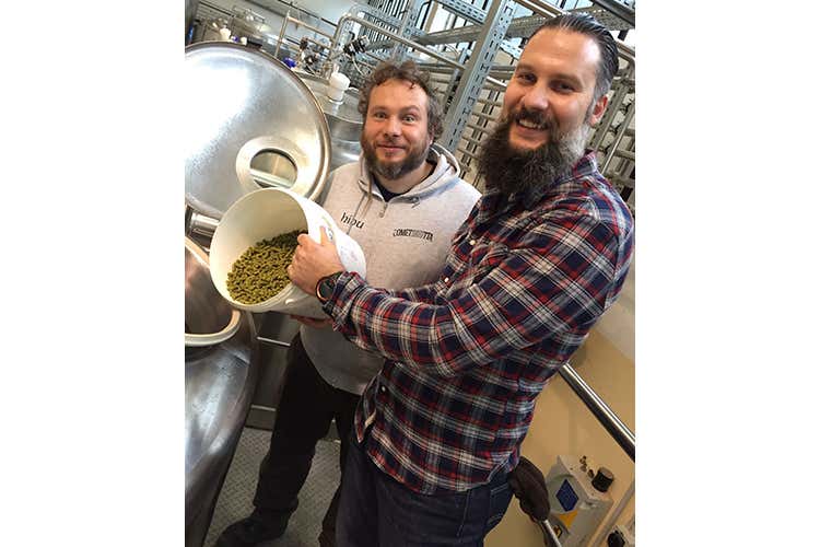 Raimondo Cetani e Michele Anzolin - Hibu e il birraio Michele Anzolin insieme danno vita alla scottish ale Nessy