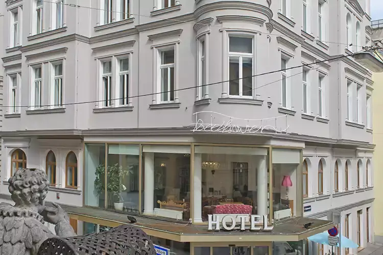 La facciata dell'Hotel Beethoven Wien Il fascino dell&rsquo;Hotel Beethoven Wien, tra antico e moderno