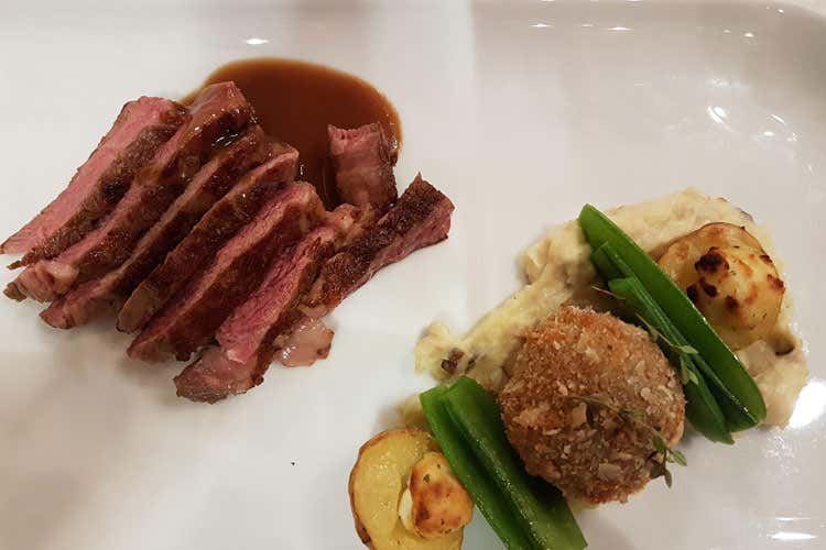 (Hotel Grad Otocec Fascino d&rsquo;altri tempi e buona cucina)