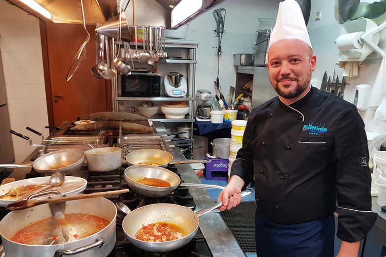 Rosario Siragusa (Hotel La Battigia ad Alcamo Marina Una struttura unica nel paesaggio siciliano)