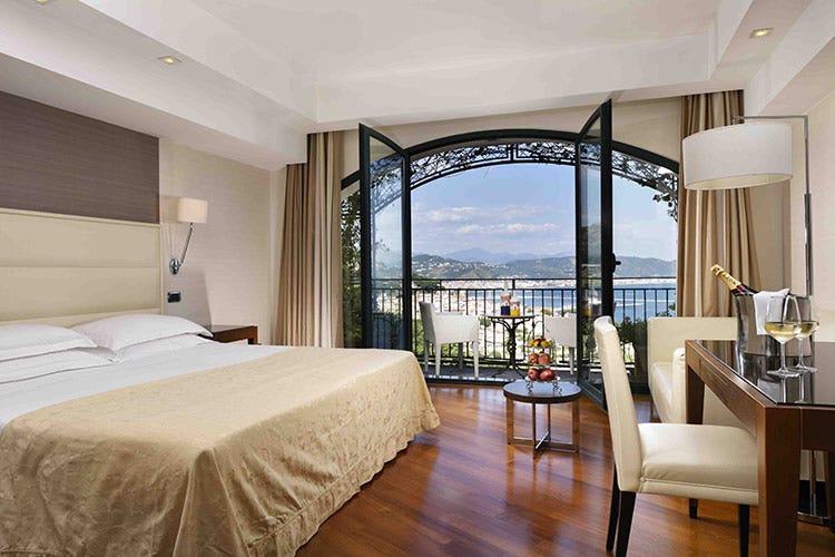 Una camera dell'Hotel Ratio, in Costiera Amalfitana