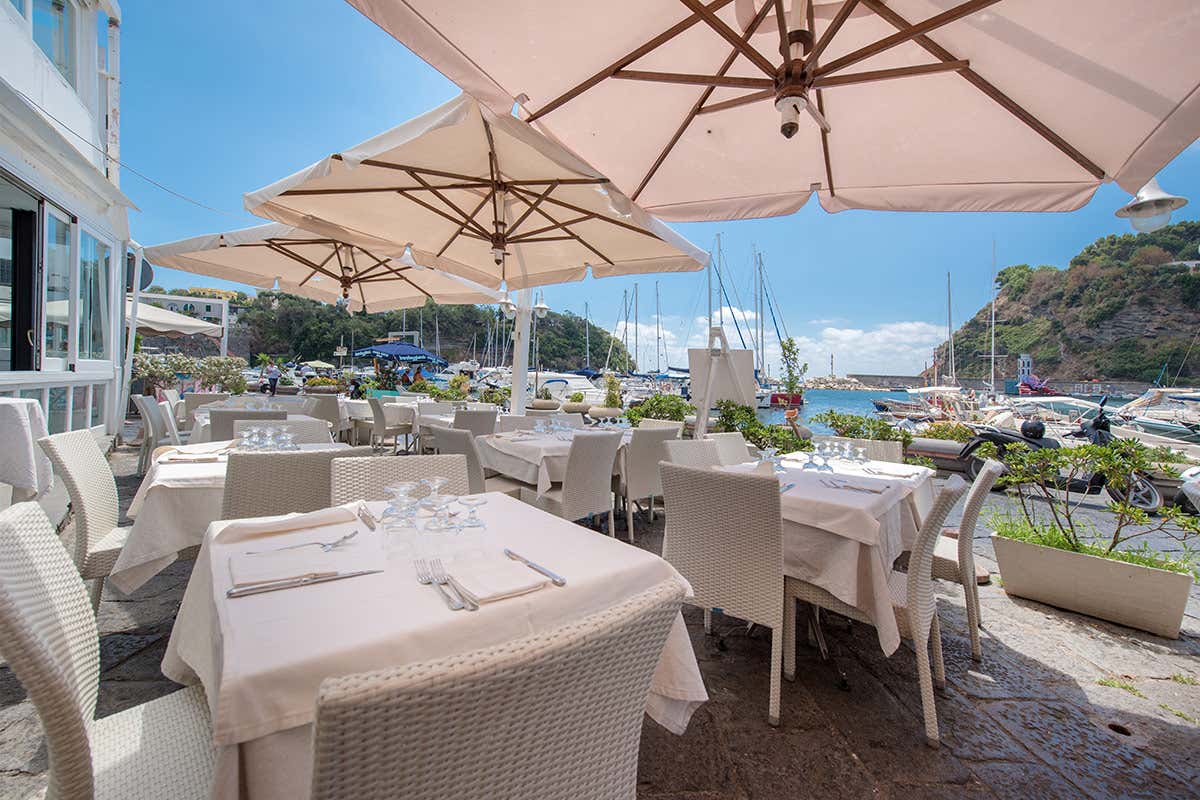 Hotel Ristorante Crescenzo Giro del Golfo in otto giorni: Procida, oasi di bellezza e di cultura