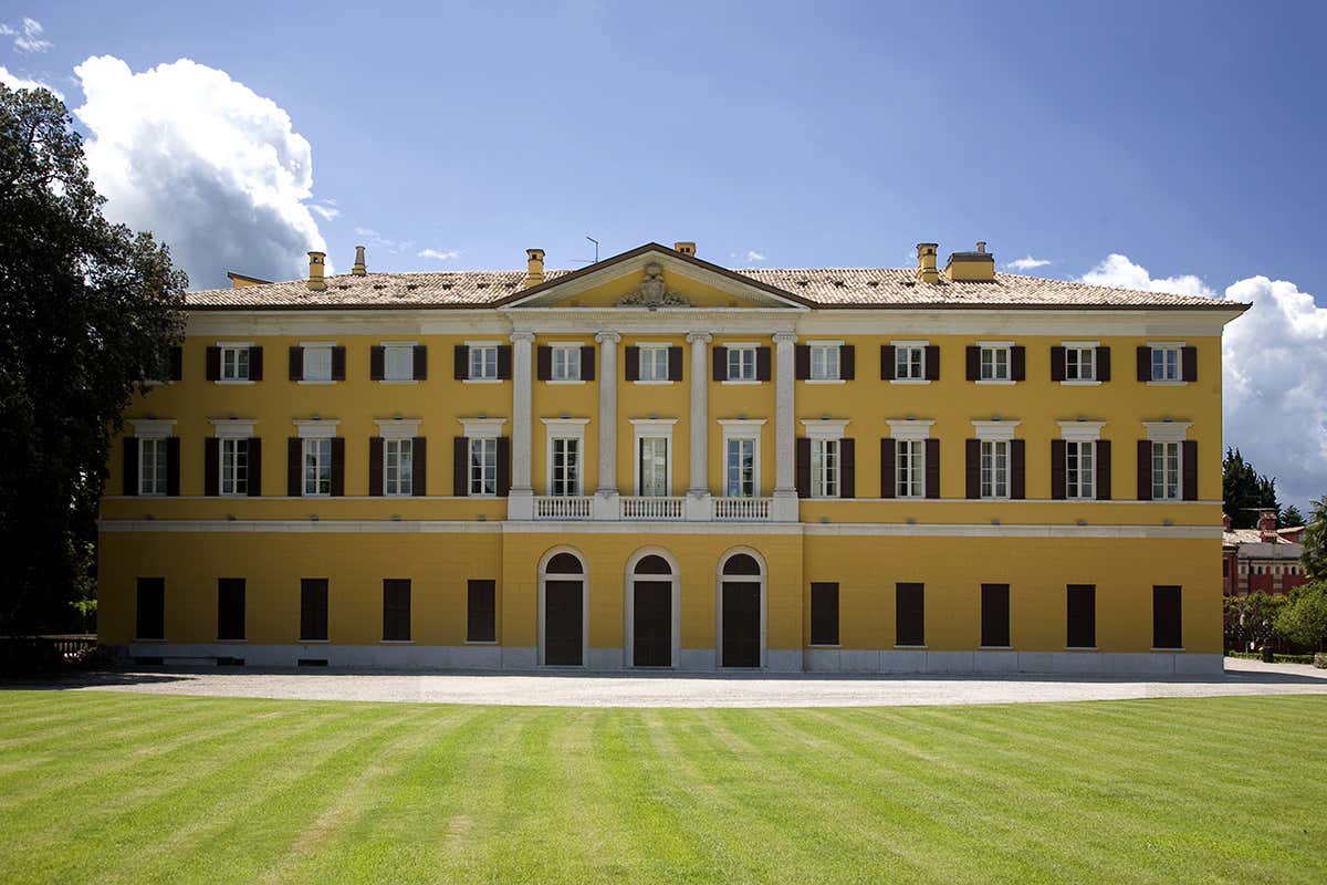 Hotel Villa dei Cedri Villa dei Cedri, spa naturale a due passi dal Lago di Garda Hotel Villa dei Cedri Villa dei Cedri, spa naturale a due passi dal Lago di Garda