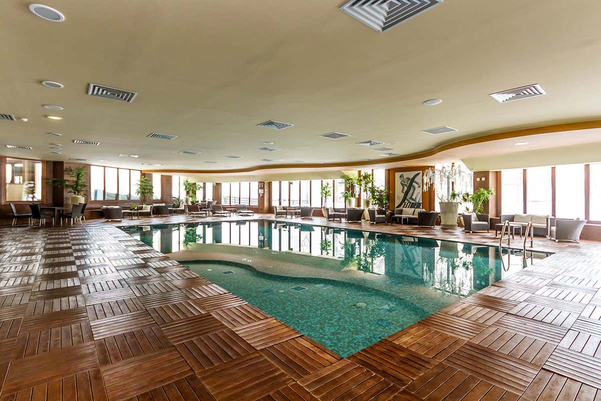 Come ricaricarsi prima e dopo lo sci? Hotel e trattamenti per corpo e mente in quota Come ricaricarsi prima e dopo lo sci? Hotel e trattamenti per corpo e mente in quota