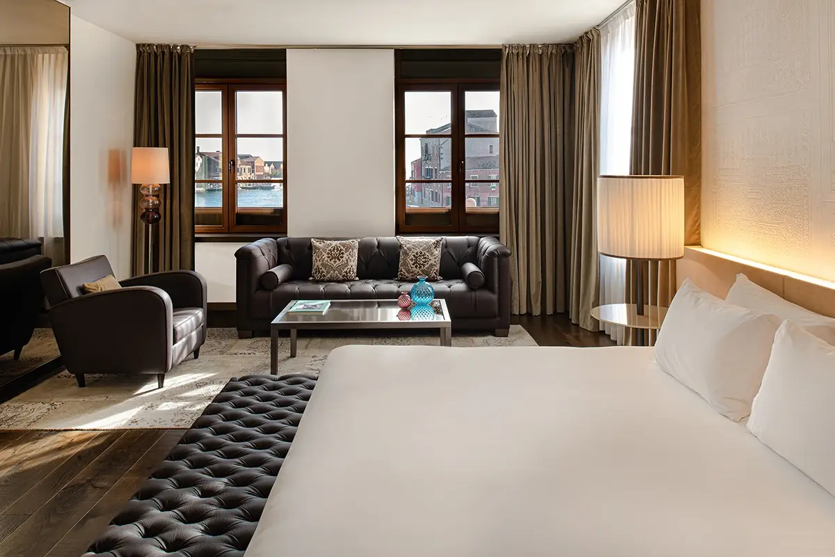 Una delle suite Hyatt Centric Murano, alla scoperta di un'altra Venezia