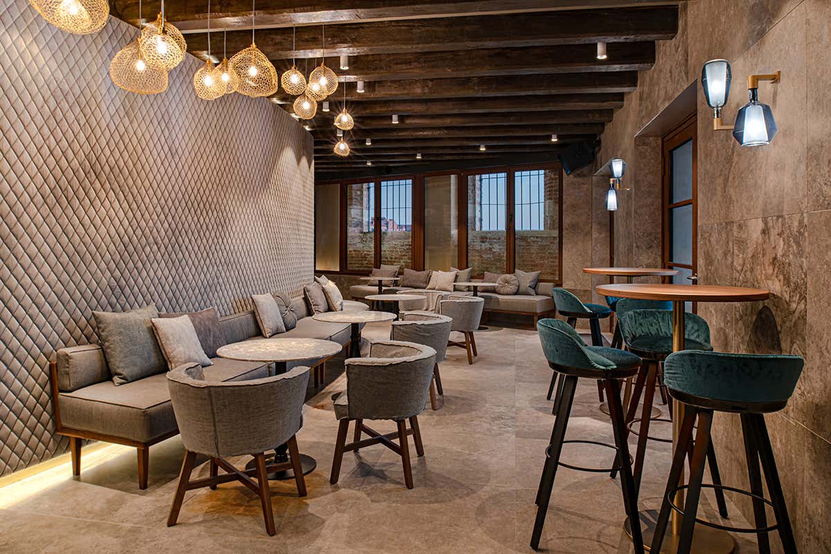 Rivalonga Bar Lounge Hyatt Centric Murano, alla scoperta di un'altra Venezia