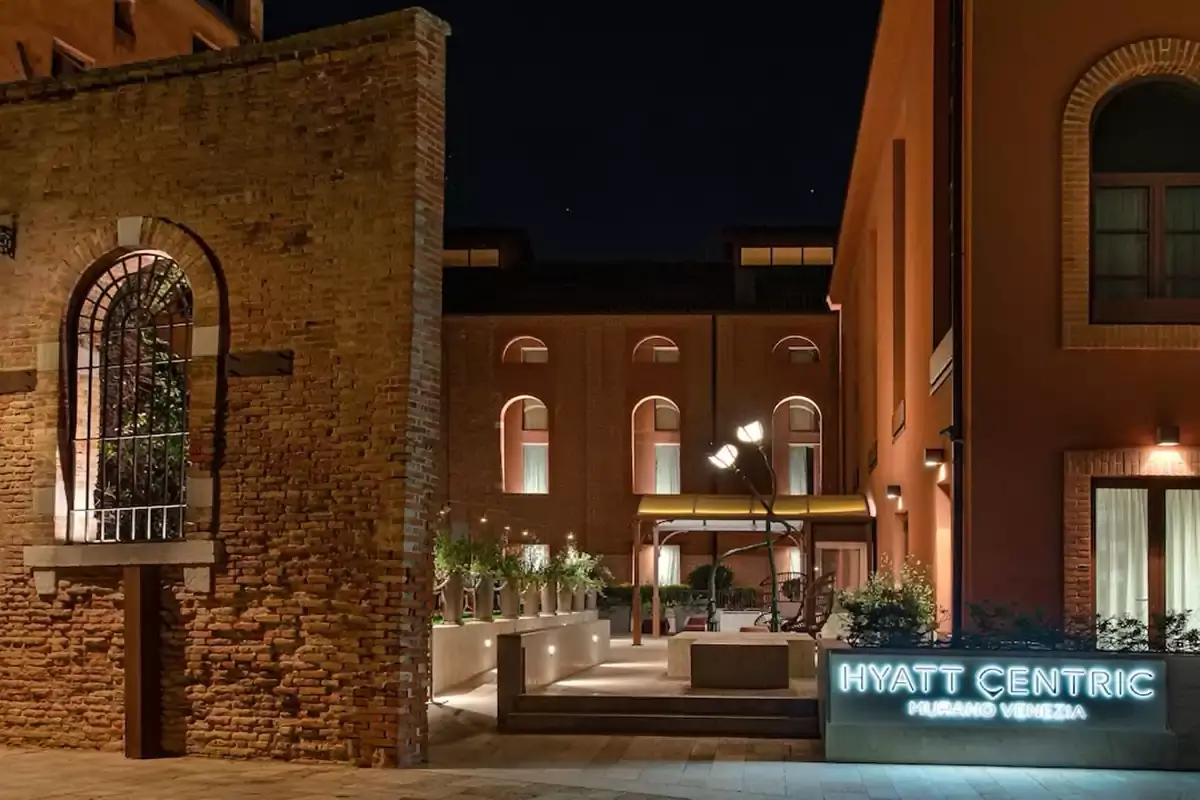 L'albergo un tempo era Conteria, dove si producevano perle e piccoli manufatti in vetro Hyatt Centric Murano Venice: Alessandro Cocco nuovo executive chef