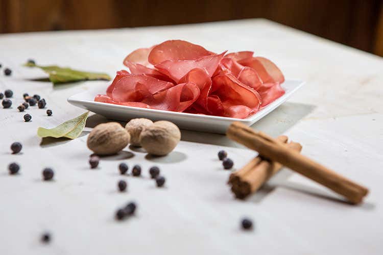 La bresaola concilia il sonno e solleva l'umore - I 4 elementi per un inverno al top? Zinco, magnesio, ferro e vitamina B La bresaola concilia il sonno e solleva l'umore - I 4 elementi per un inverno al top? Zinco, magnesio, ferro e vitamina B