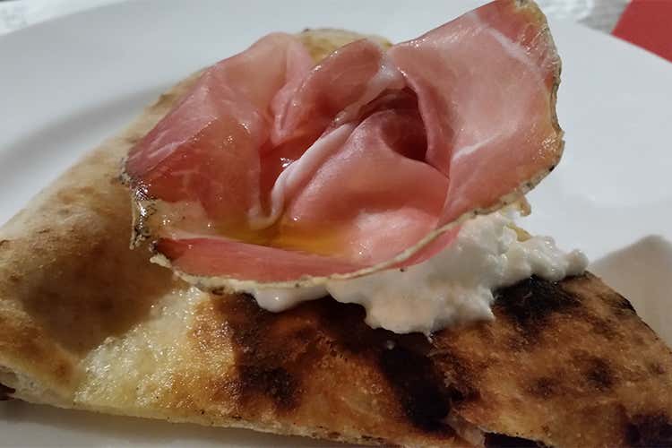 I Dodici Gatti in Galleria a Milano anche la pizza si prepara per halloween I Dodici Gatti in Galleria a Milano anche la pizza si prepara per halloween