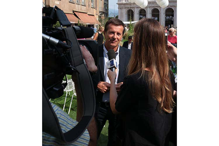 Giorgio Gori - I Maestri del Paesaggio a Bergamo Un cubo di ghiaccio per parlare di clima