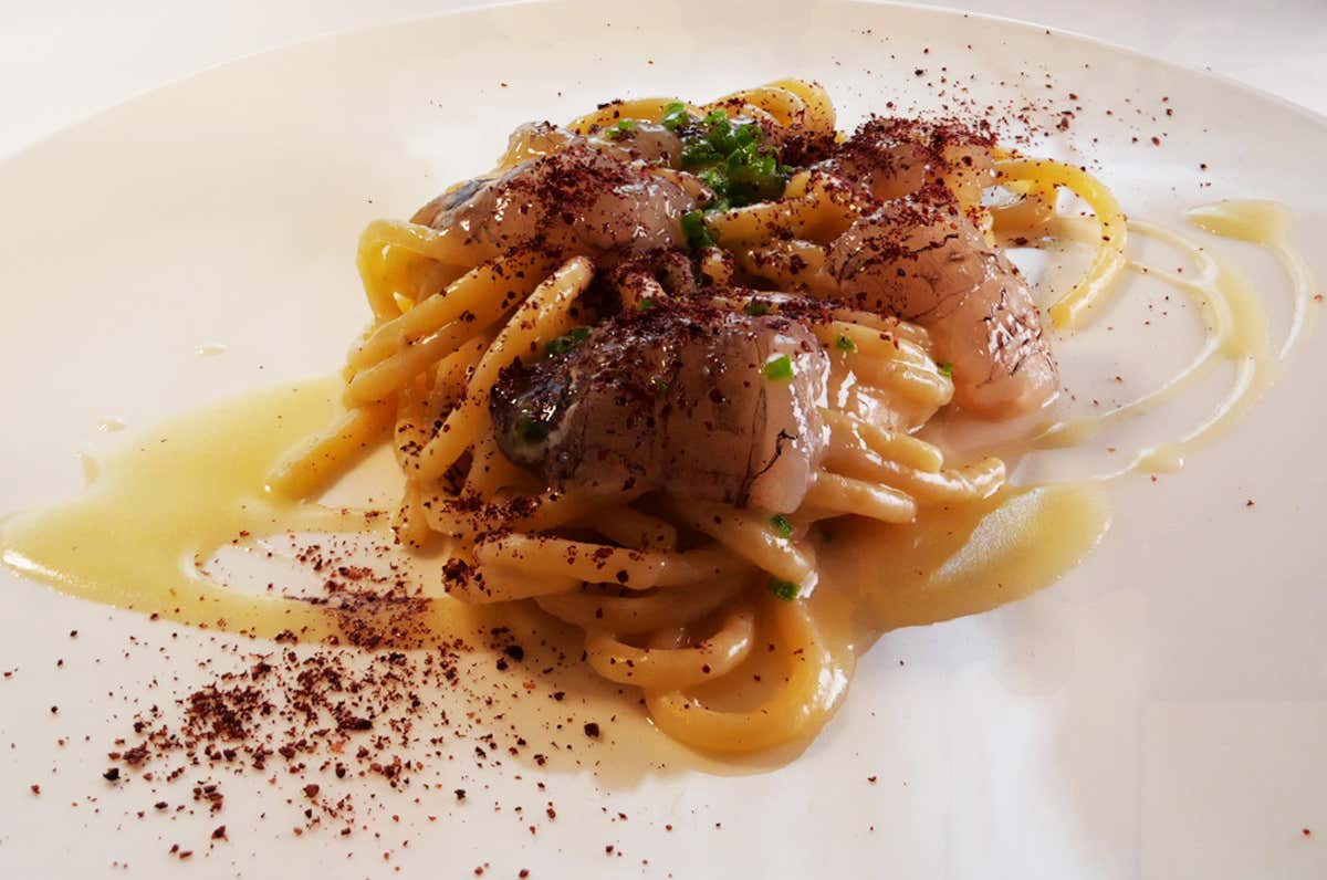 Spaghettone con cicale di mare I Due Buoi si trasferisce in Villa sulle colline del Monferrato