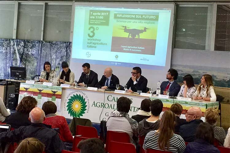 I giovani agricoltori e l'innovazione Storie di successi nel workshop di Bayer
