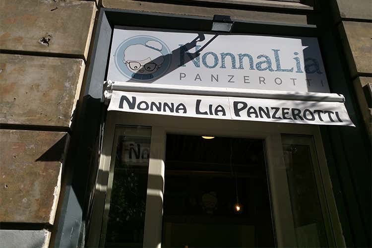I panzerotti di Nonna Lia a Roma Street food fra tradizione e qualit&agrave;