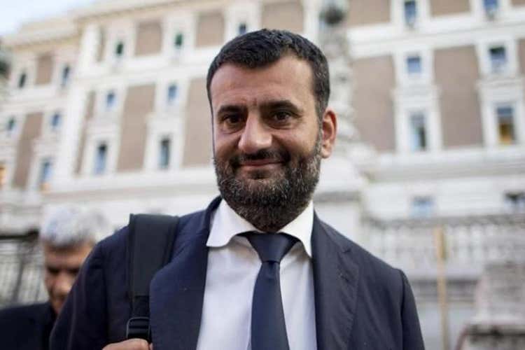 Antonio Decaro - I sindaci contro il nuovo decreto «Siamo stati lasciati da soli»