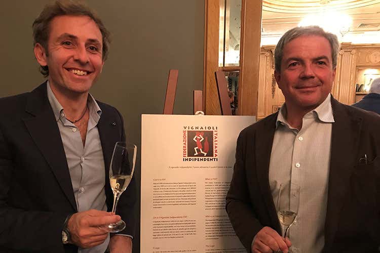 Gianluca Cabrini e Luigi Maffini (I vini Fivi e la cucina di Tombolato Un assaggio del Mercato piacentino) Gianluca Cabrini e Luigi Maffini (I vini Fivi e la cucina di Tombolato Un assaggio del Mercato piacentino)