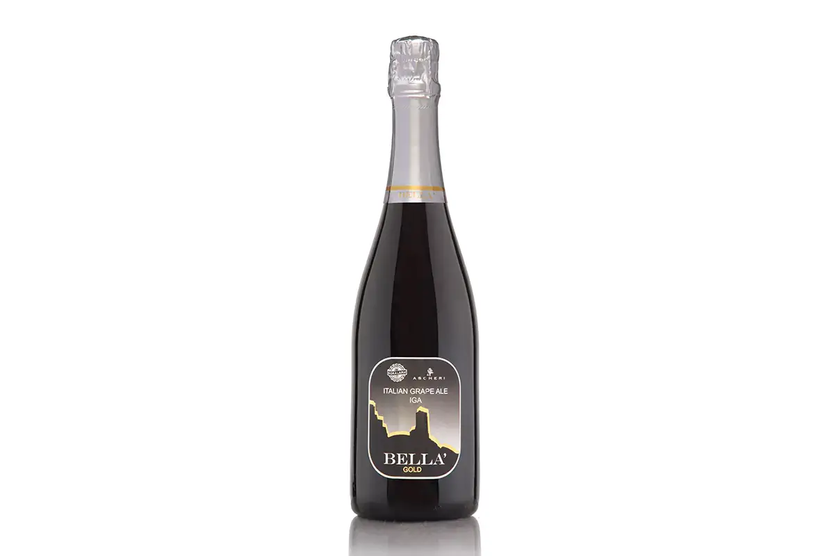 La birra di Soralamà (versione gold) realizzata con la cantina Ascheri Birre con aggiunta di uva o mosto, tipicità italiana a rischio
