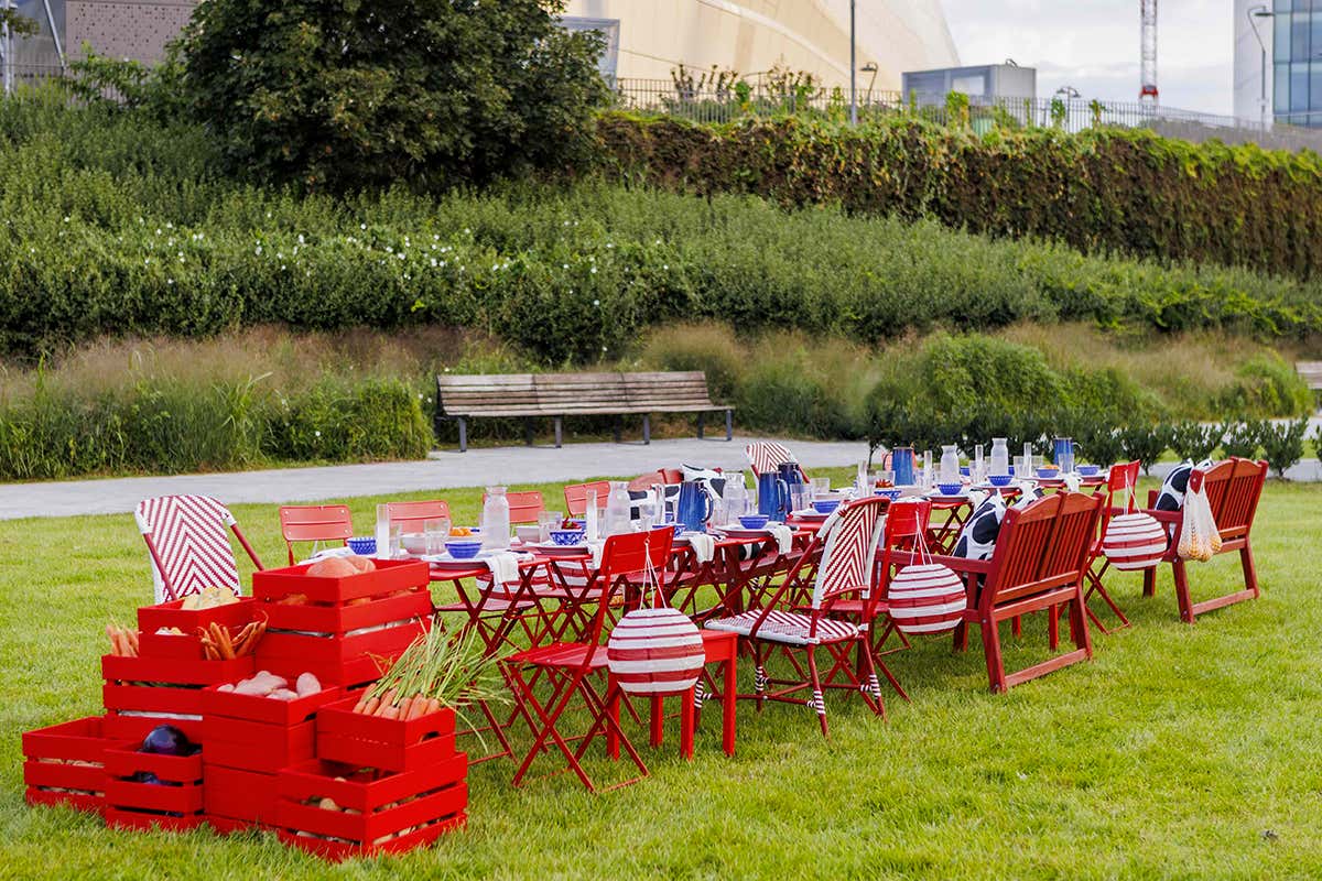 IKEA soluzioni di arredo per l'Horeca con la linea dedicata al business IKEA soluzioni di arredo per l'Horeca con la linea dedicata al business