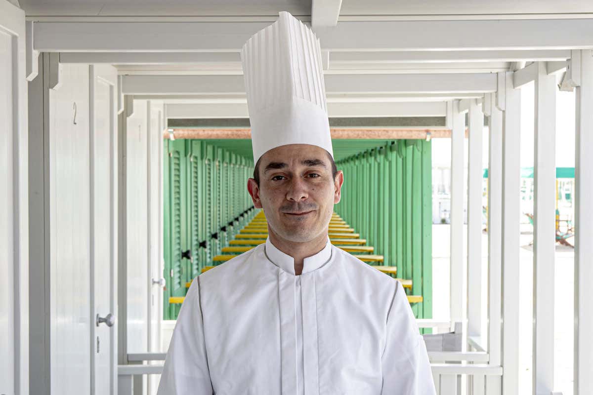 Un paradiso estivo: spiaggia, mare e cucina gourmet ai Bagni di Villa Grey Un paradiso estivo: spiaggia, mare e cucina gourmet ai Bagni di Villa Grey