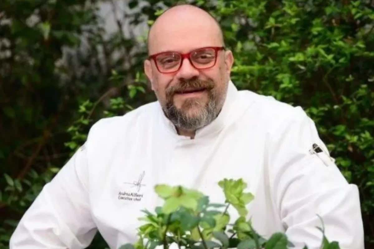 Curriculum improbabili e insulti social, ma lo chef Alfieri completa la brigata