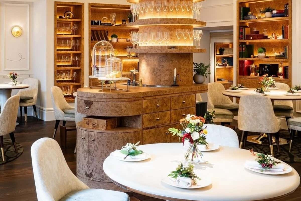 C’è un sommelier che corre più veloce del mercato e lo costringe a cambiare passo C’è un sommelier che corre più veloce del mercato e lo costringe a cambiare passo