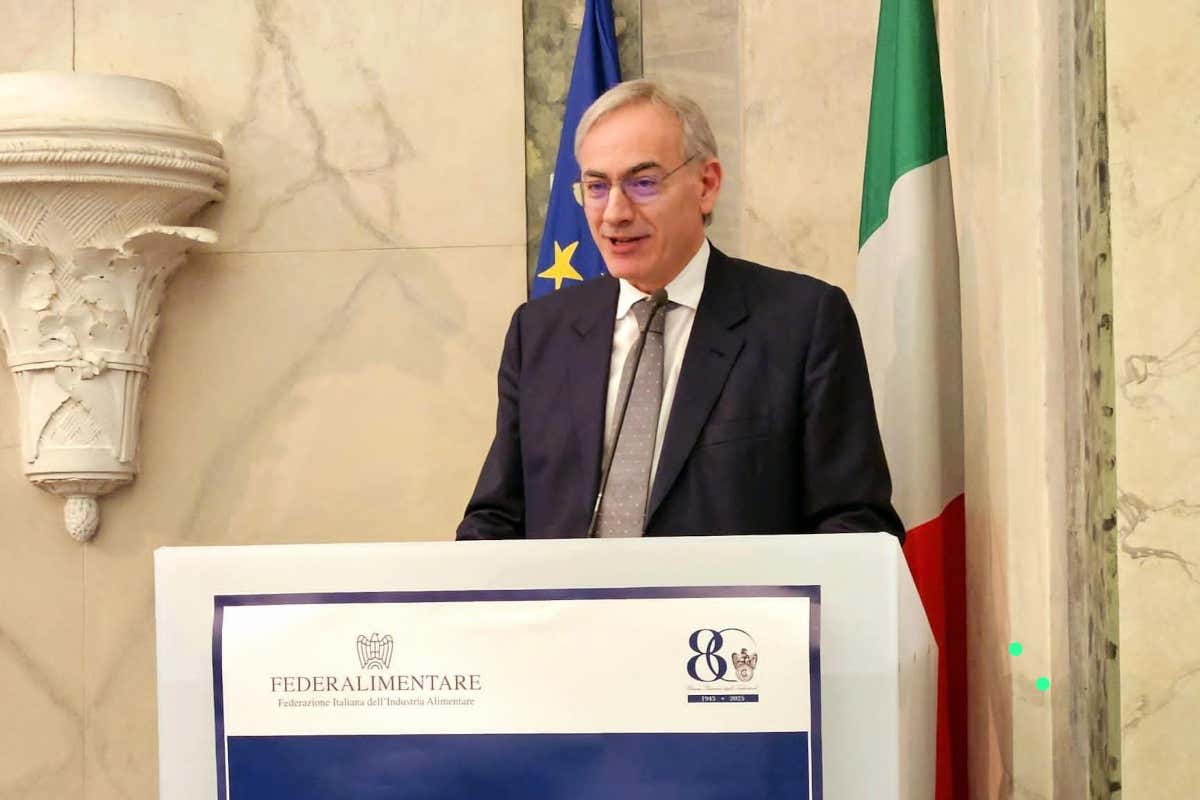 Plastic e Sugar Tax di nuovo rinviate: entreranno in vigore nel 2027 Plastic e Sugar Tax di nuovo rinviate: entreranno in vigore nel 2027