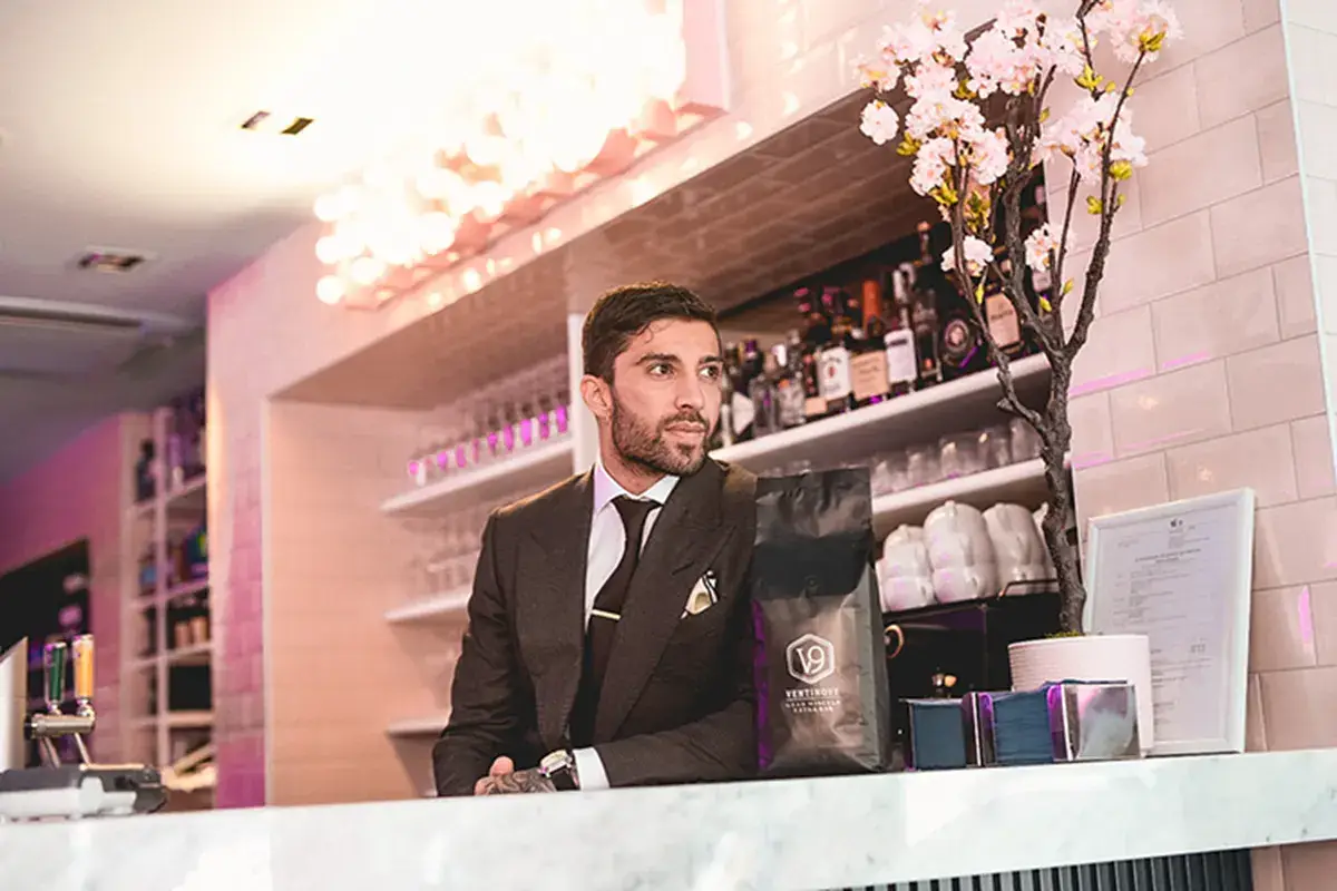 Andrea Iannone Iannone accelera nella ristorazione Ecco il Passion Caf&egrave; di Lugano