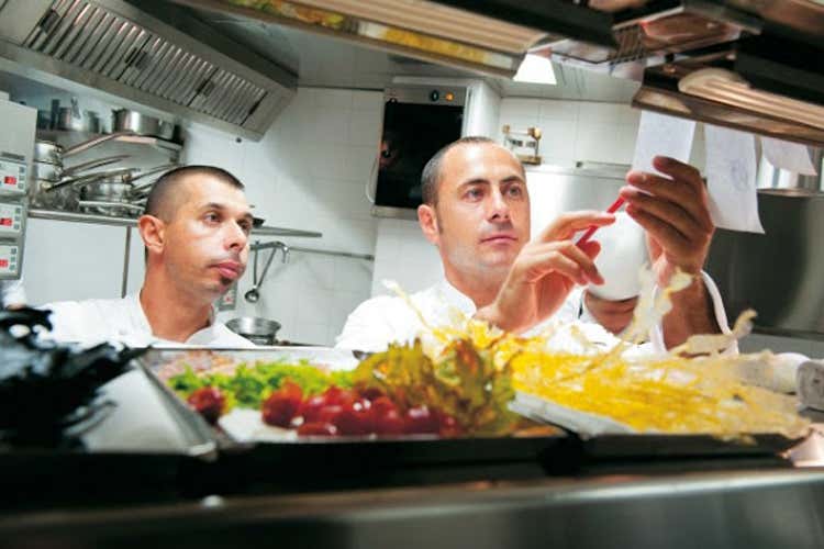 Francesco Apreda - Prodotti orientali e tradizione italiana  I cuochi si dividono sui piatti del futuro