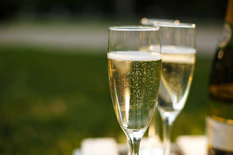 Lo spumante metodo classico italiano sta riscuotendo un enorme successo - Il 2021 l'anno dello spumante Assoenologi: Un aiuto per la ripresa Lo spumante metodo classico italiano sta riscuotendo un enorme successo - Il 2021 l'anno dello spumante Assoenologi: Un aiuto per la ripresa