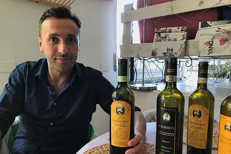 Alessio Logi - Il Colombaio di Santa Chiara Vernaccia in purezza, resiste nel tempo Alessio Logi - Il Colombaio di Santa Chiara Vernaccia in purezza, resiste nel tempo