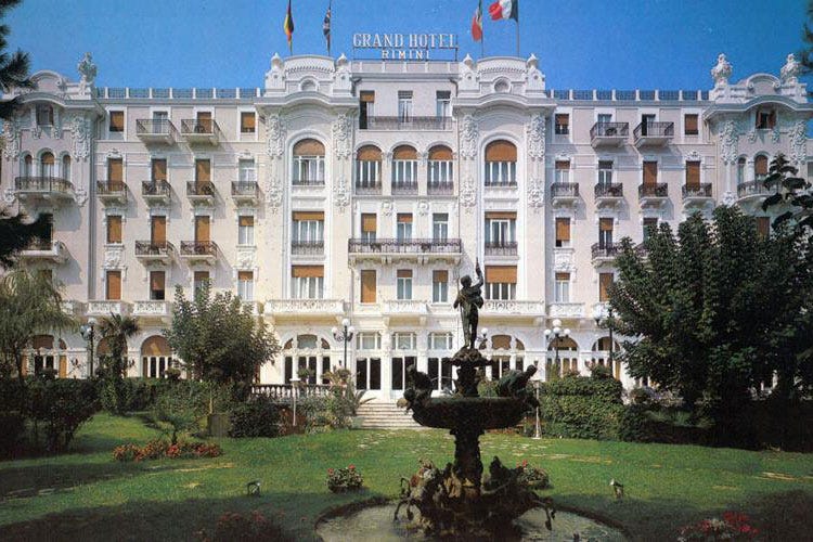 (Il Grand Hotel di Rimini festeggia 110 anni Il fascino di una struttura senza tempo)