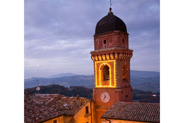 Arriva Il Natale che non ti aspetti per accendere le Marche tra luci e sapori