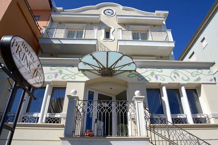 (Il Tribunale condanna TripAdvisor Via post negativo ad un hotel di Rimini)