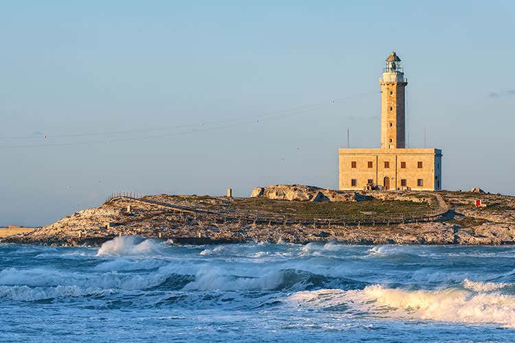 I beni pubblici, quindi i beni comuni, sono al centro di un nuovo modello economico e di fruizione del territorio - Il futuro del turismo in Italia? Lento, sostenibile e diverso I beni pubblici, quindi i beni comuni, sono al centro di un nuovo modello economico e di fruizione del territorio - Il futuro del turismo in Italia? Lento, sostenibile e diverso