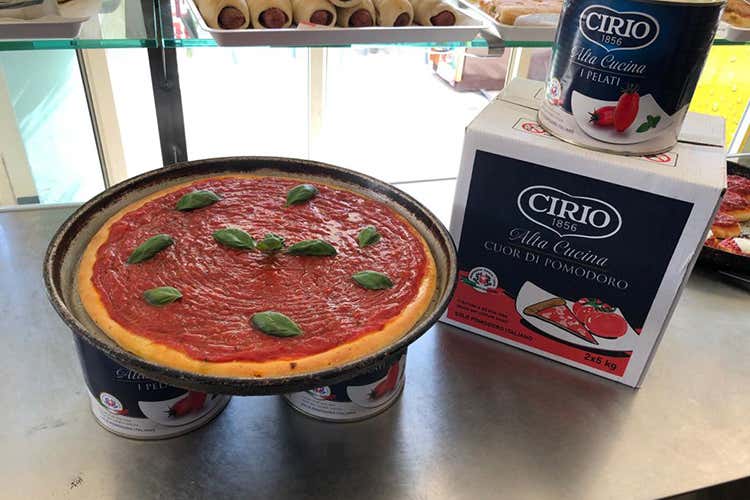 Pizza al pomodoro Cirio Alta Cucina - «Il pomodoro si deve vedere» L'idea-pizza di Francesco Lucchesi