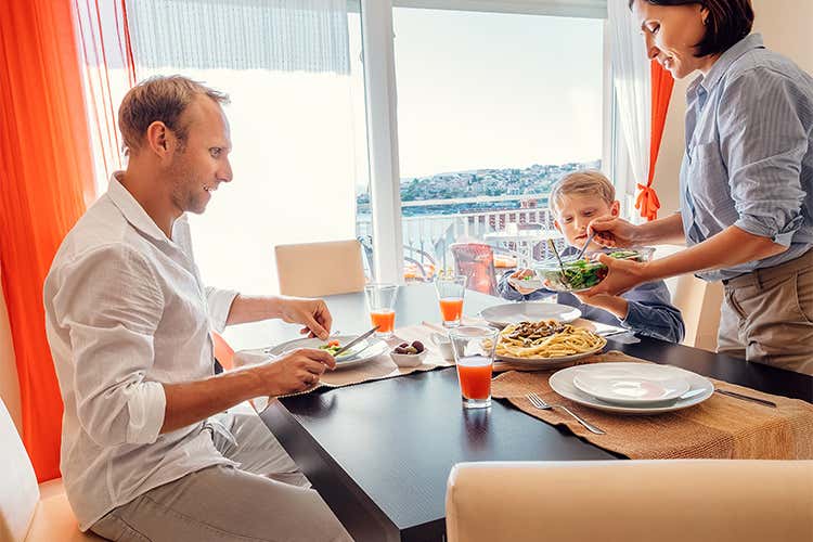 Il pranzo un rito per gli italiani Il pranzo un rito per gli italiani