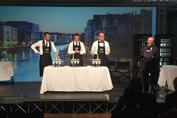 (Il toscano Gabriele Del Carlo Miglior sommelier Aspi 2017) (Il toscano Gabriele Del Carlo Miglior sommelier Aspi 2017)