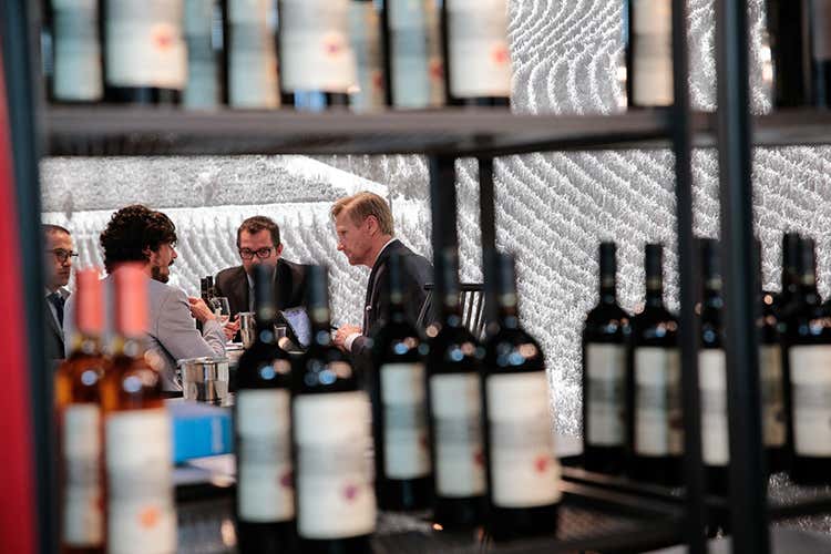 (Il vino italiano punta all’Asia La missione parte da Vinitaly)