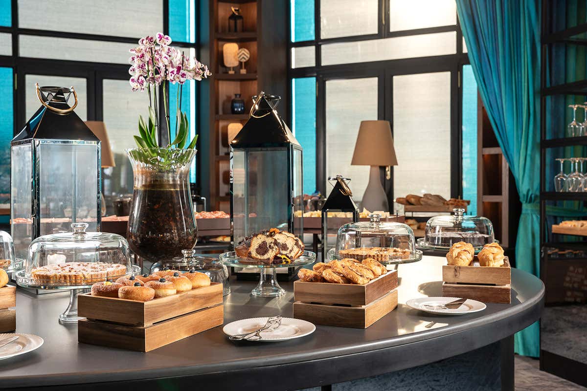 Il servizio della colazione al Nuvole Garden Hotel