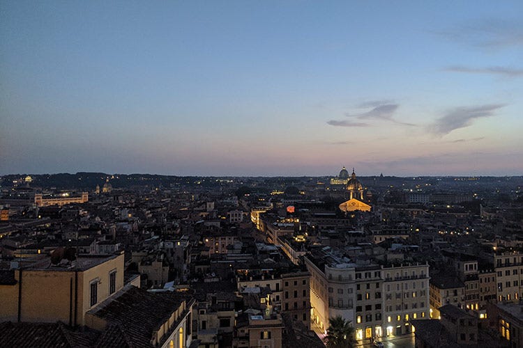 Uno sguardo su Roma dalla Terrazza dell'Hassler... in attesa di una replica nel 2021 - Terrazza su Roma e dinner bond La resilienza di Imàgo ripagherà