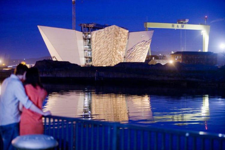 In Irlanda sei idee per gli innamorati  La più suggestiva, un bacio sul Titanic