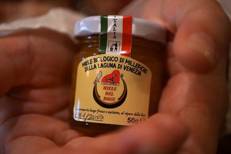 Il miele di Sant'Erasmo prodotto da Mara La Rosa -  uno scrigno le eccellenze veneziane Modello per rilanciare il turismo