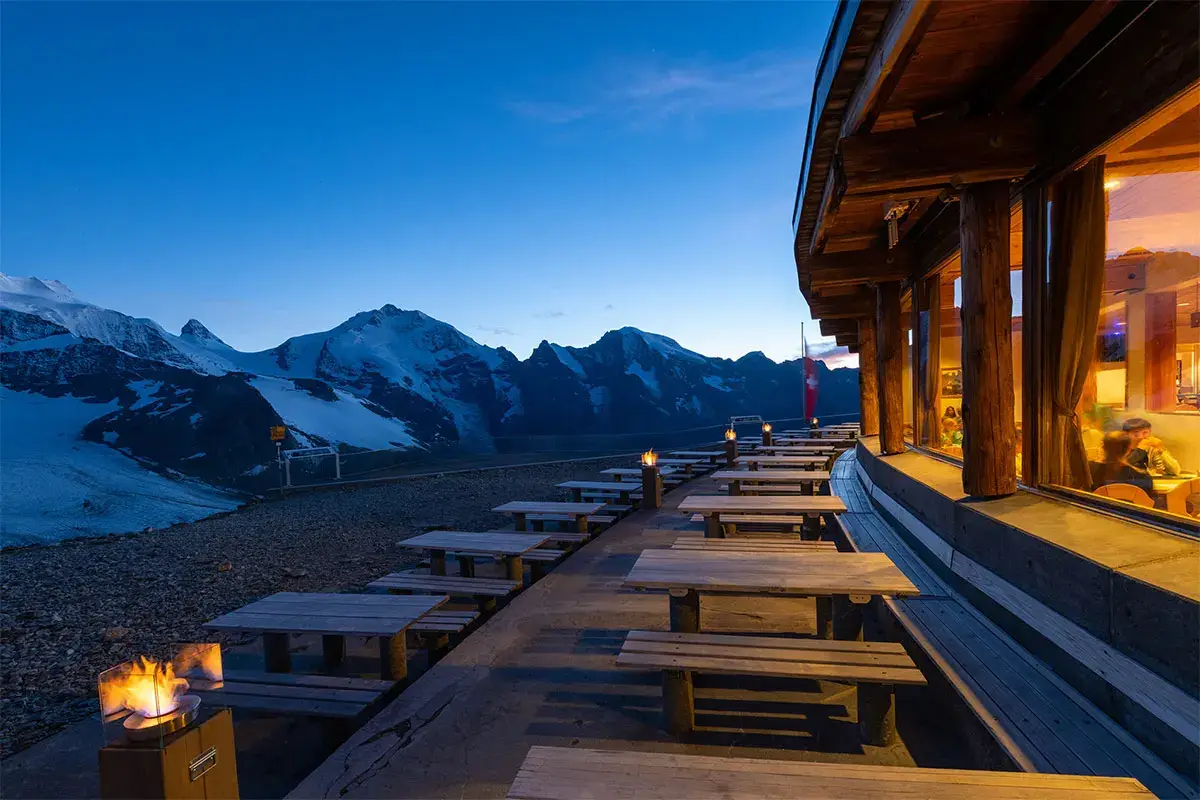 Tramonto alla Berghaus Diavolezza - Foto Steve Hadorn Un&rsquo;estate ricca di piaceri sulle montagne di St. Moritz